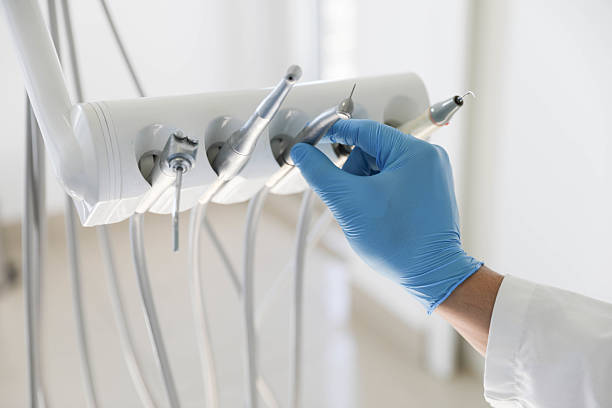 Professional Emergency Dentist technician working in McHenry County County, IL